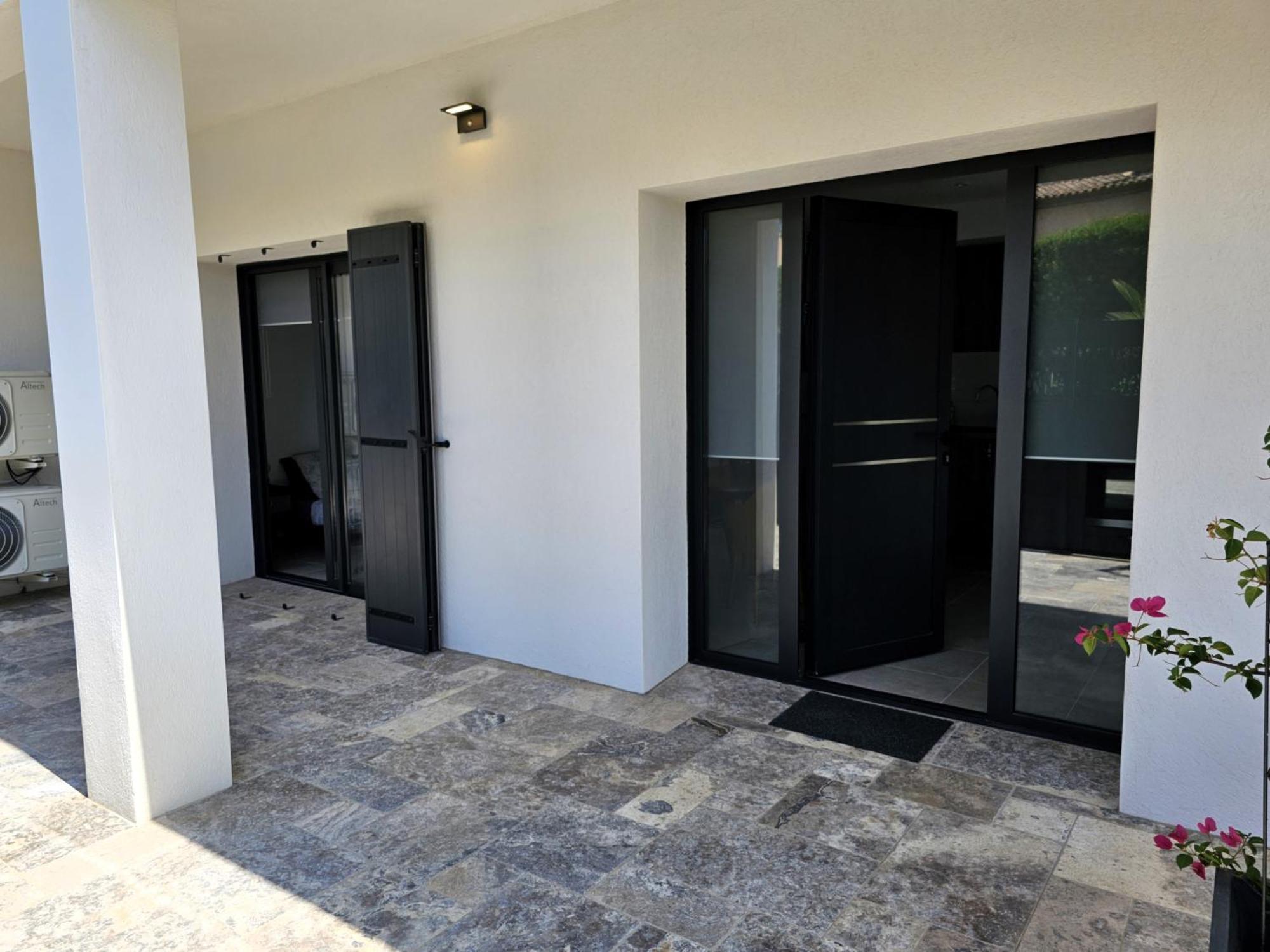 Etoile Du Berger Saint Aygulf 3 Villas Et 4 Appartements Jardin Individuel Et Piscine Chauffee En Saison - La Mer Et Les Plages 450 M Ngoại thất bức ảnh